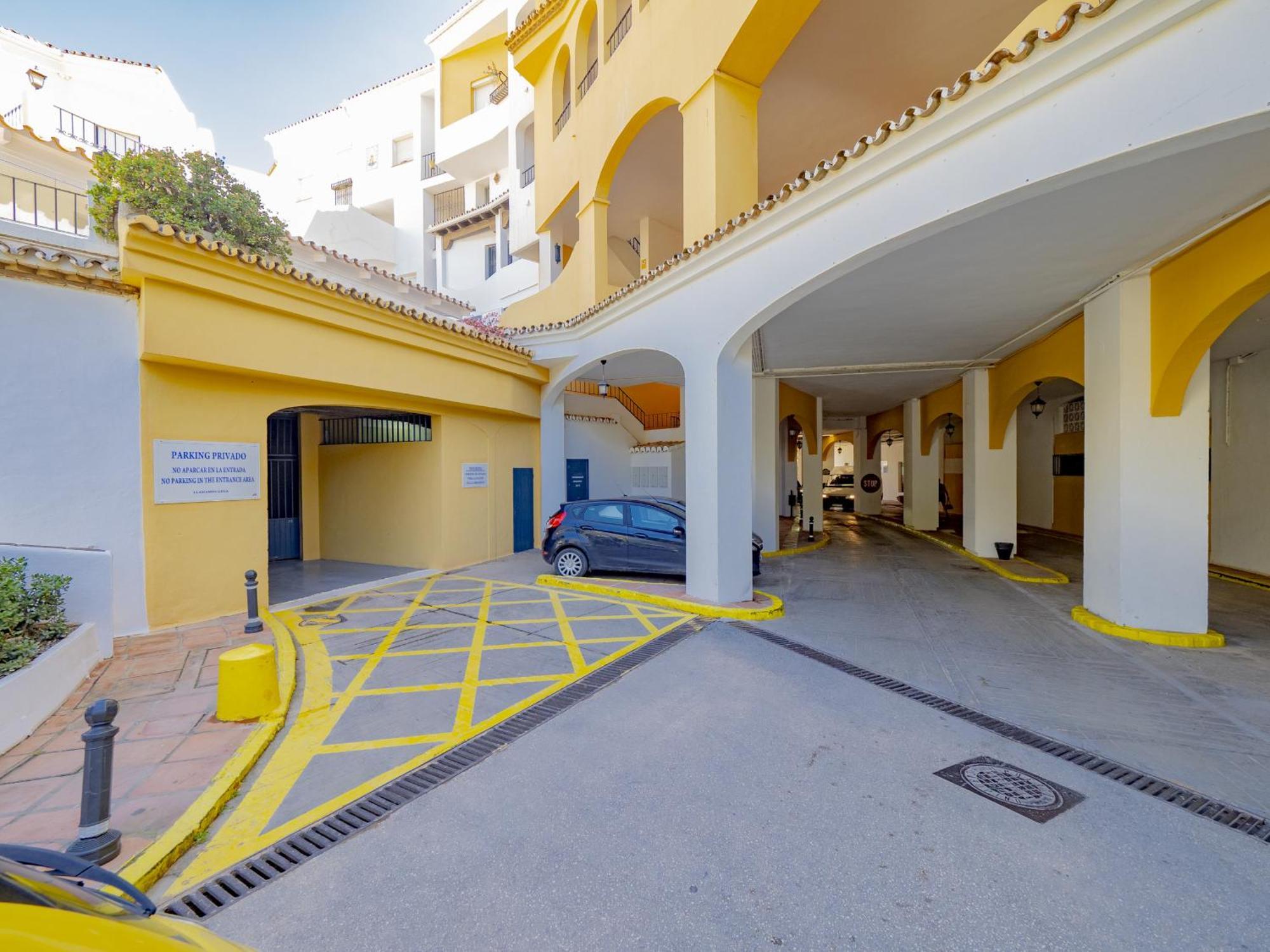 Cubo's Estudio Cabopino Port & Parking * Marbella