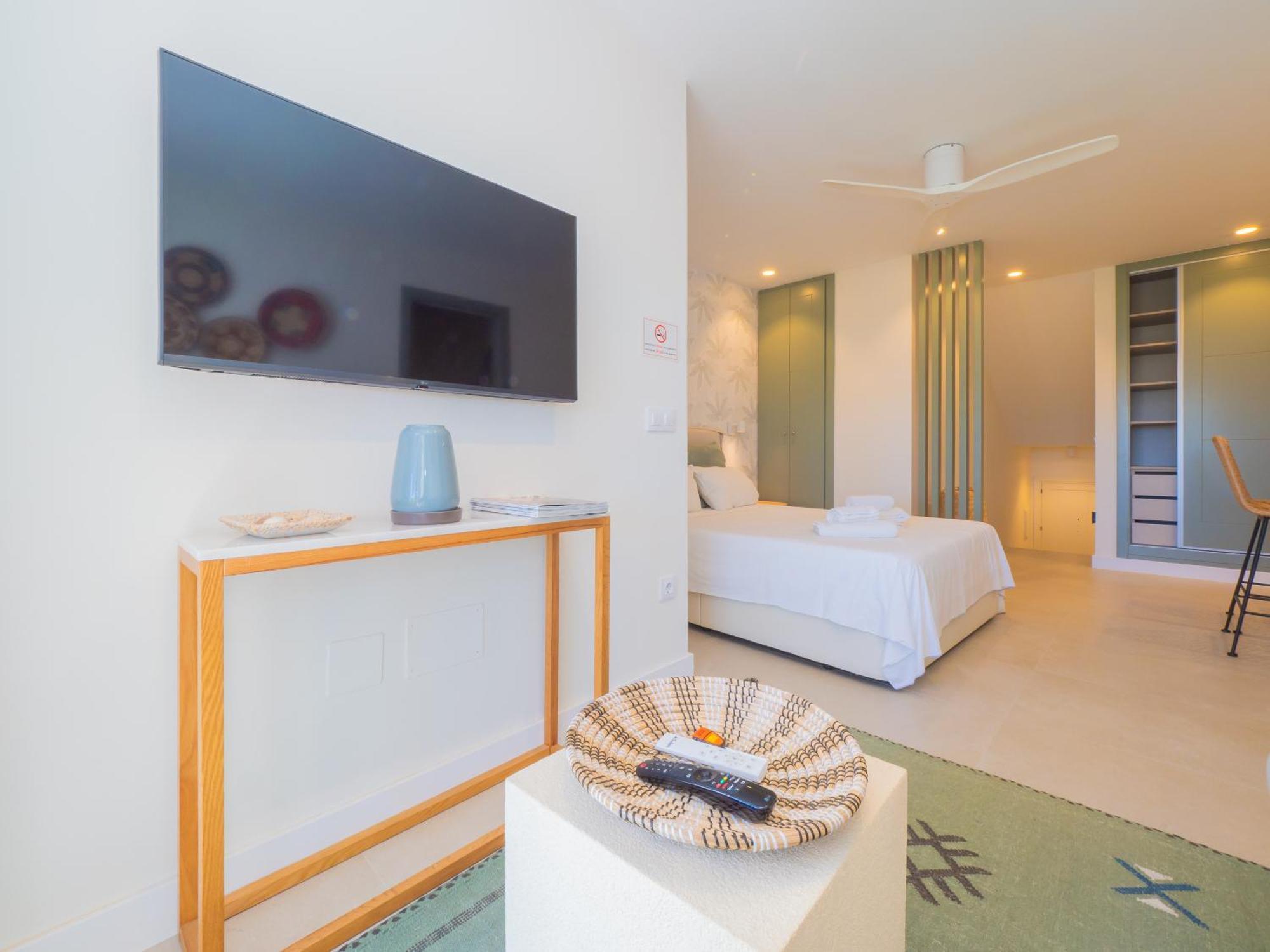 Cubo's Estudio Cabopino Port & Parking Apartment Marbella