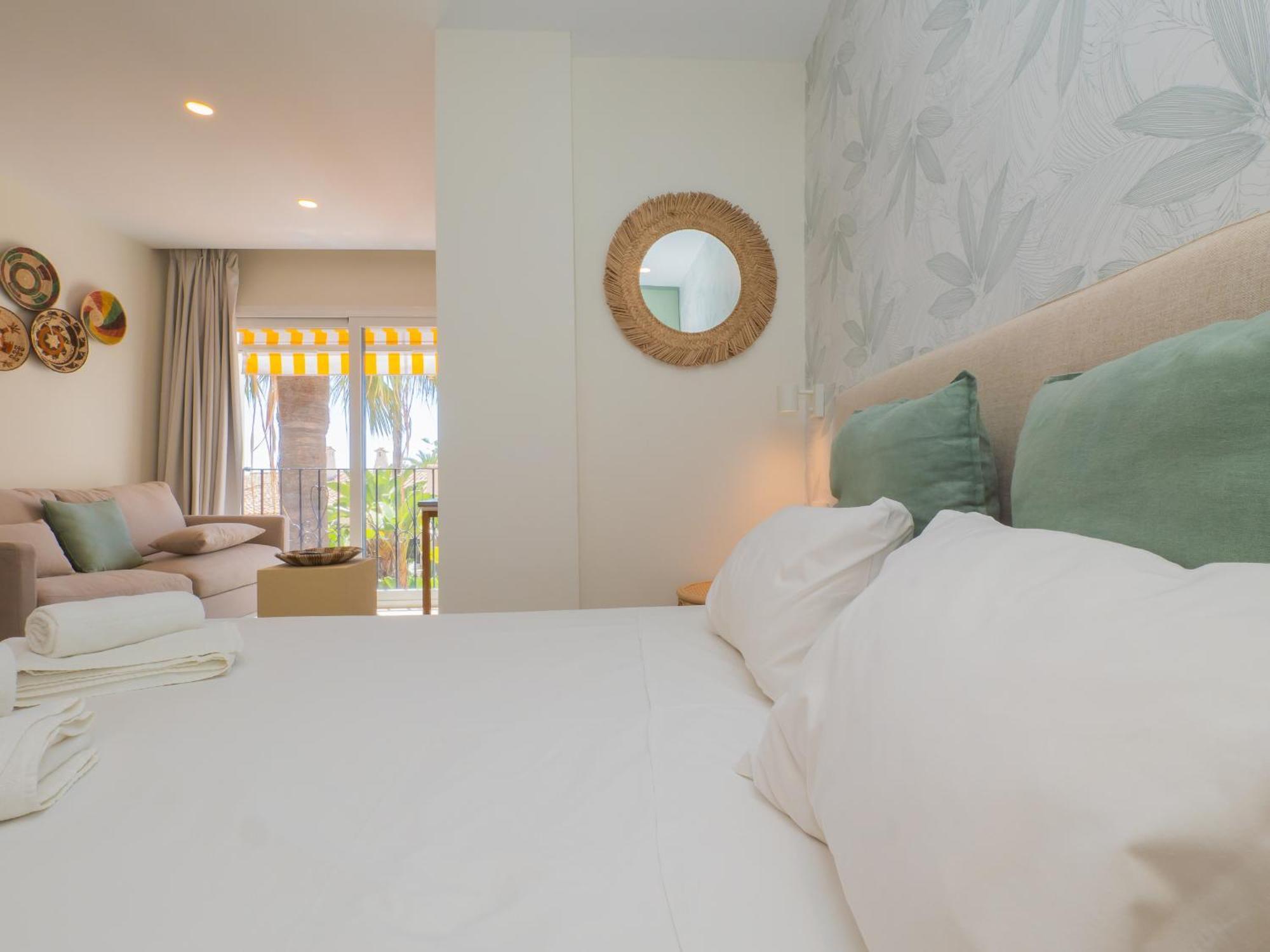 Cubo's Estudio Cabopino Port & Parking * Marbella