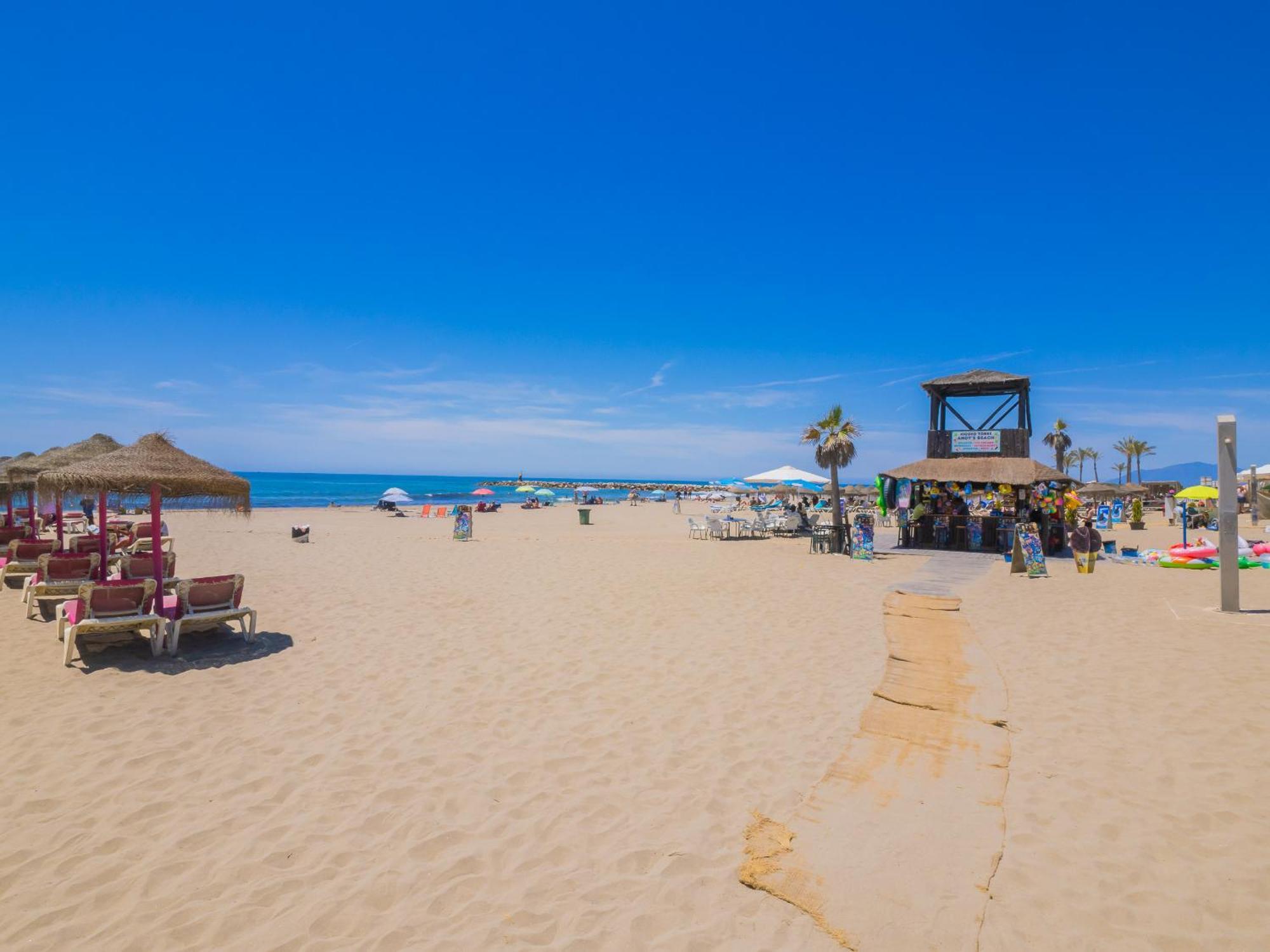 Cubo's Estudio Cabopino Port & Parking Marbella