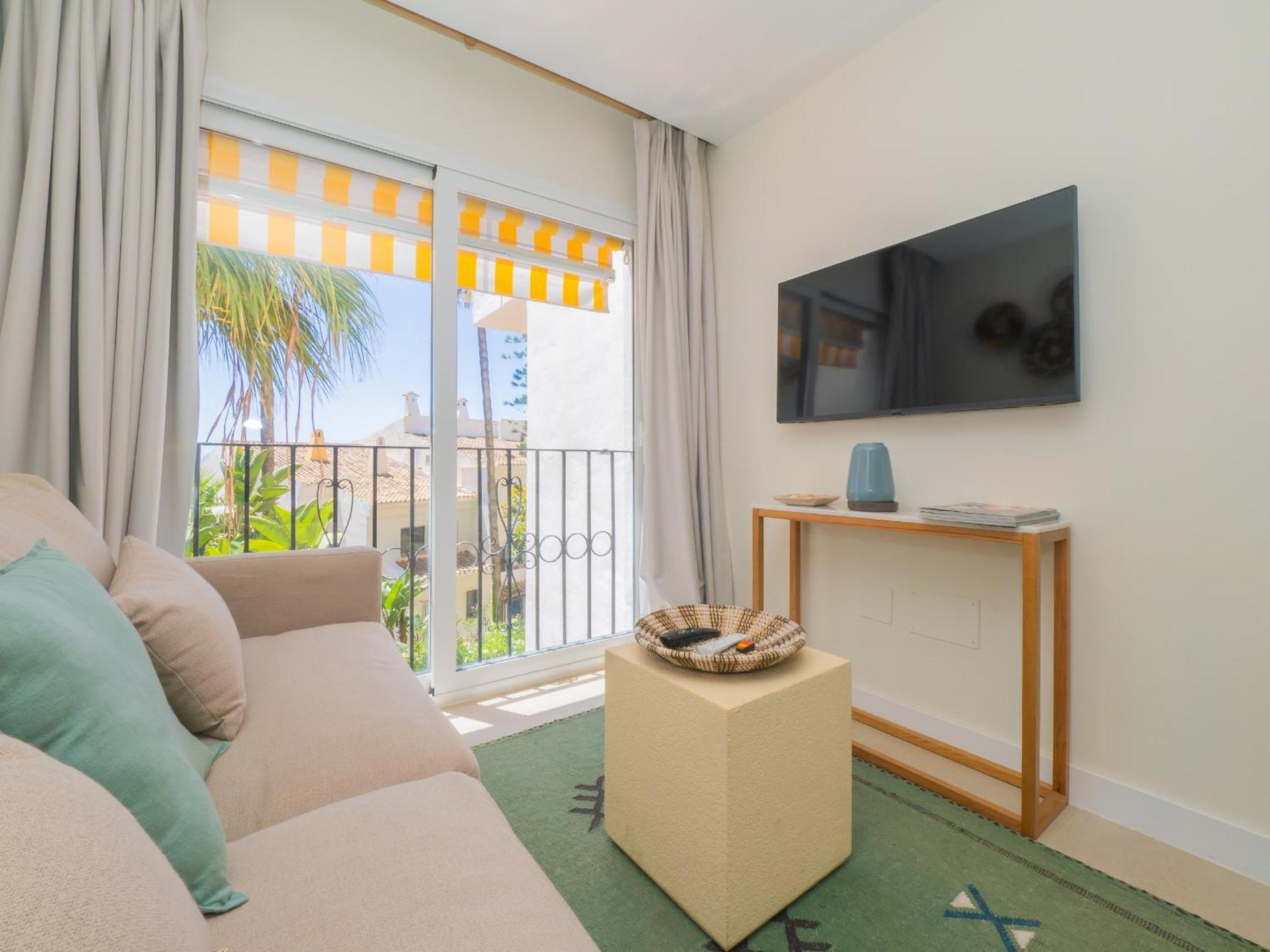 Cubo's Estudio Cabopino Port & Parking *