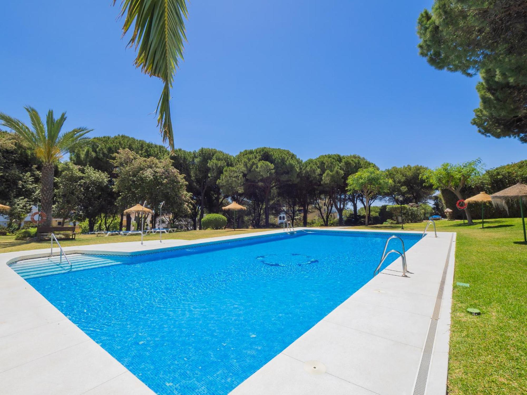 Cubo's Estudio Cabopino Port & Parking