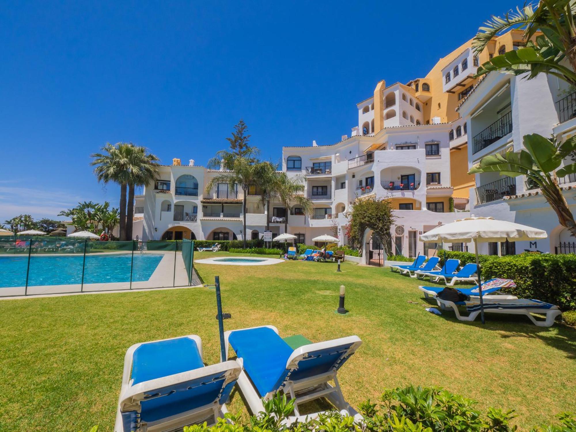 Apartment Cubo's Estudio Cabopino Port & Parking *