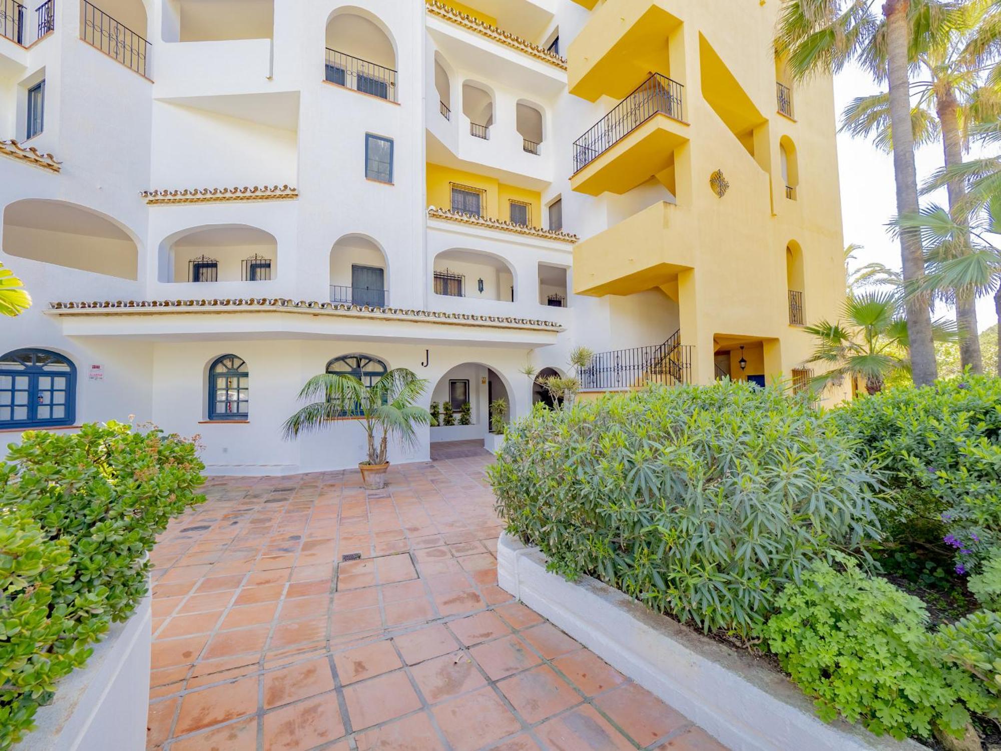 Cubo's Estudio Cabopino Port & Parking Apartment *