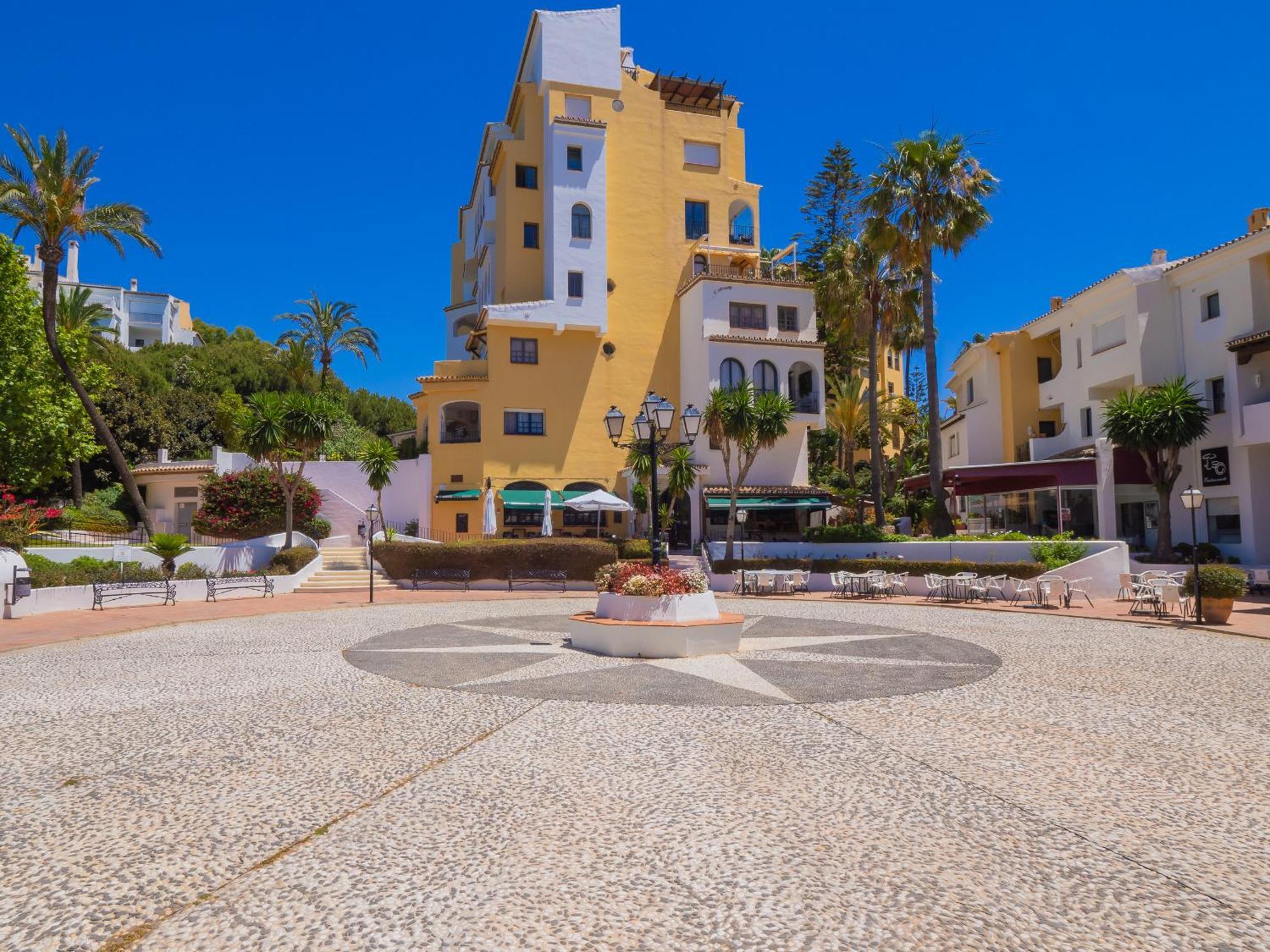 Cubo's Estudio Cabopino Port & Parking Apartment *