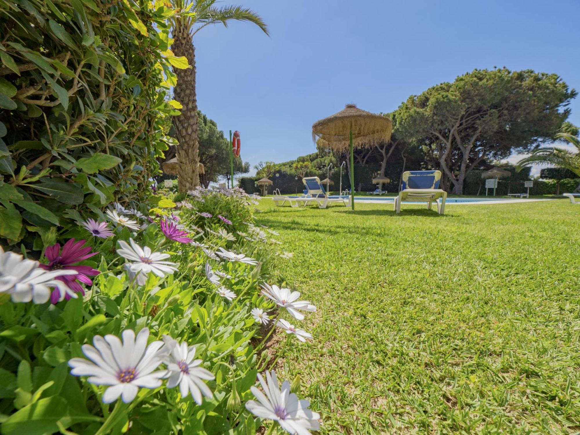 Cubo's Estudio Cabopino Port & Parking *