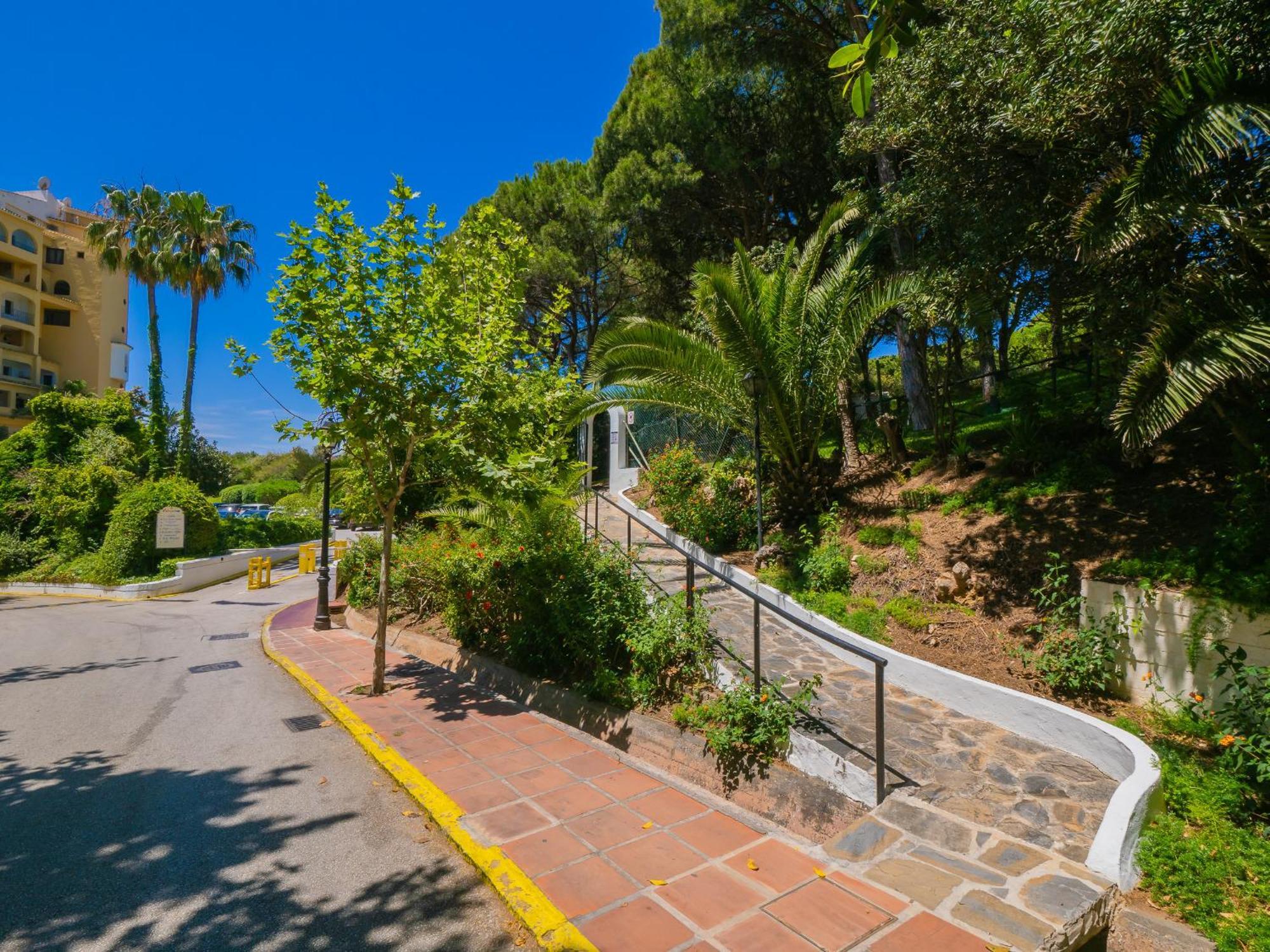 Apartment Cubo's Estudio Cabopino Port & Parking *